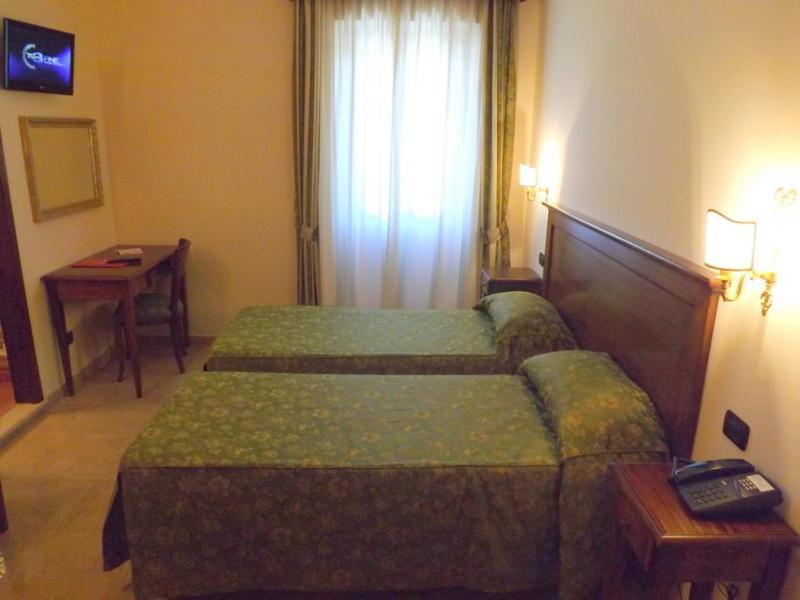 Relais Il Postiglione - Antica Posta Dei Chigi Hotel Campagnano Di Roma Kamer foto