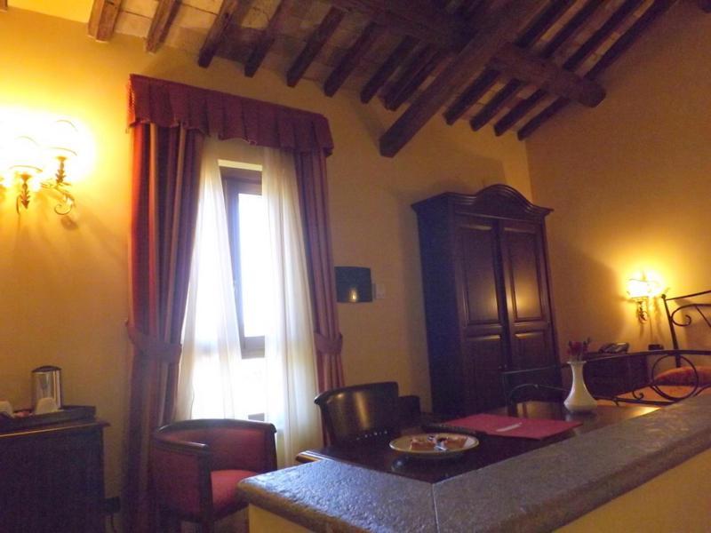 Relais Il Postiglione - Antica Posta Dei Chigi Hotel Campagnano Di Roma Buitenkant foto