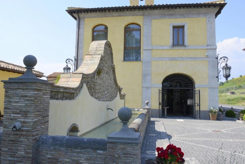 Relais Il Postiglione - Antica Posta Dei Chigi Hotel Campagnano Di Roma Buitenkant foto