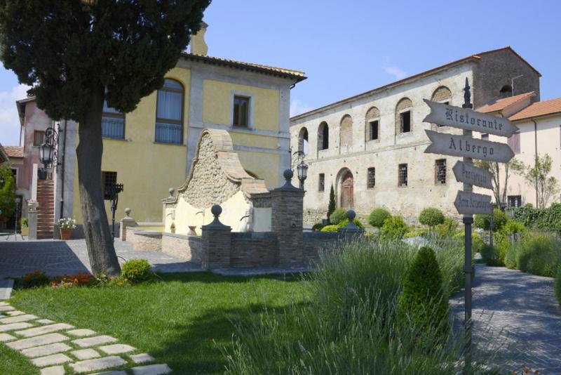 Relais Il Postiglione - Antica Posta Dei Chigi Hotel Campagnano Di Roma Buitenkant foto