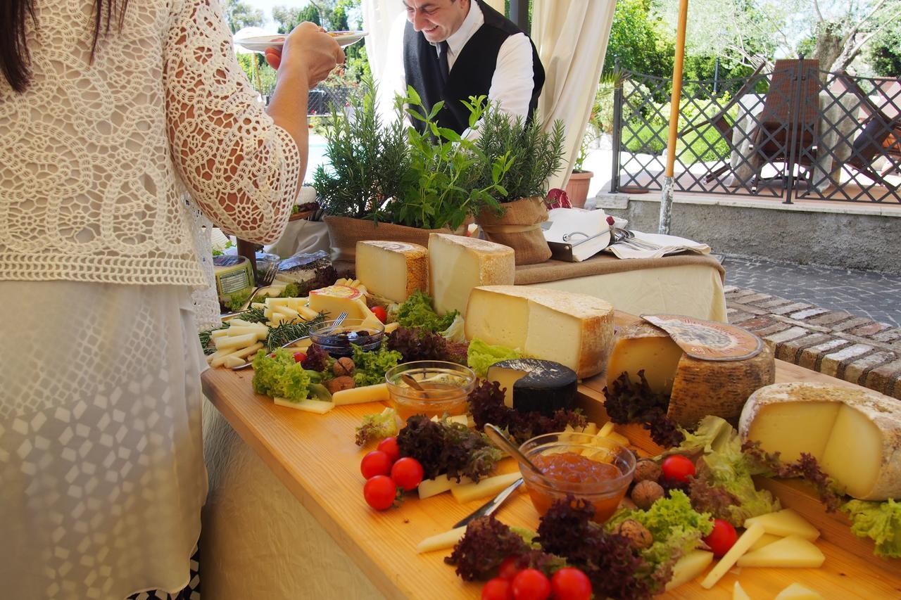 Relais Il Postiglione - Antica Posta Dei Chigi Hotel Campagnano Di Roma Buitenkant foto